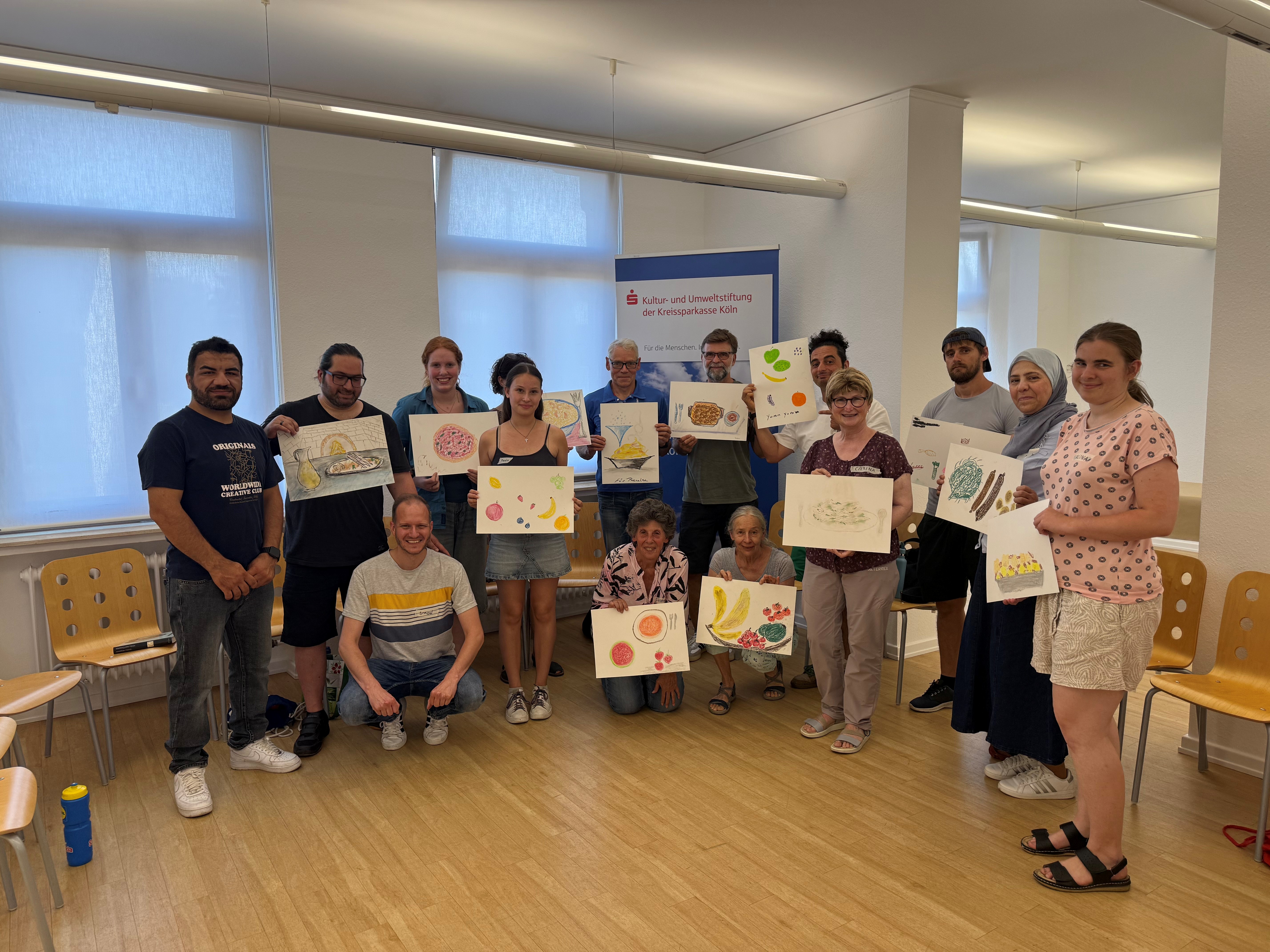 Teilnehmende des integrativen Kunstprojekts im Stadthaus Lechenich